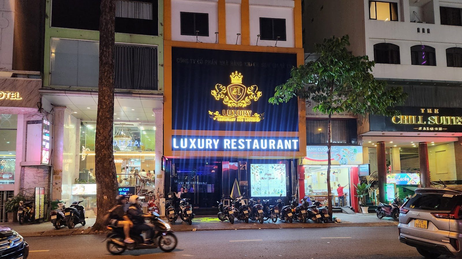 LUXURY 21 Ho Chi Minh karaoke room