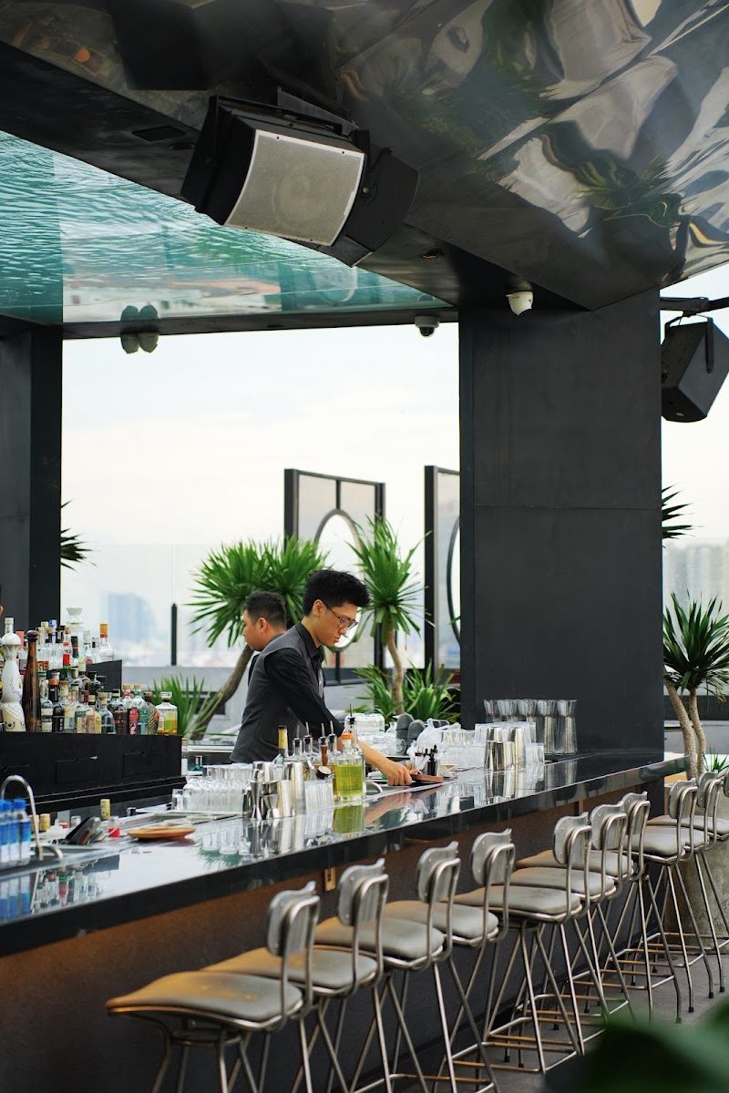 Ho Chi Minh nightlife: District 1 rooftop lounge bar